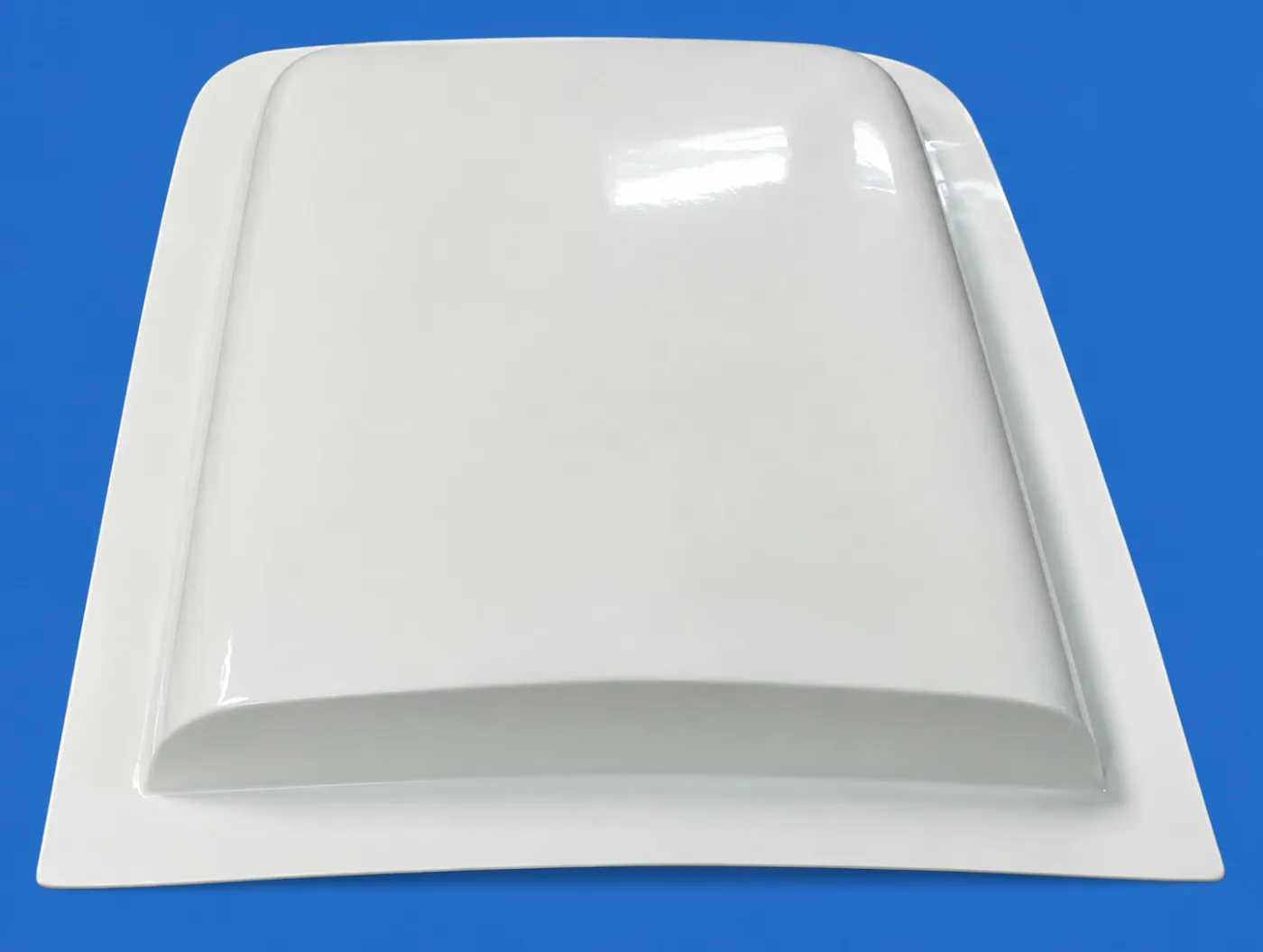 Universal bonnet scoop