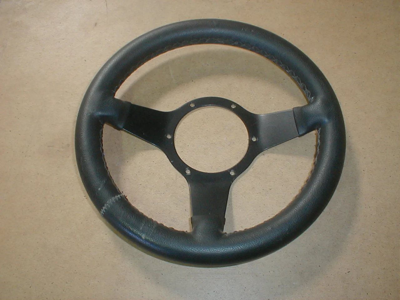 Universal steering wheel